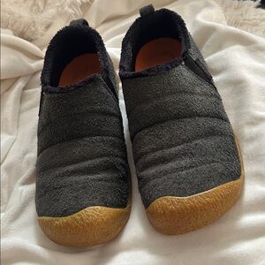 Keen Women's Black and Tan Flats